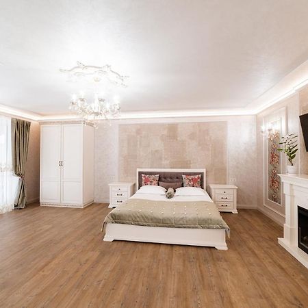 Vip Apartment On Duhnovicha Street .Free Parking. 乌日霍罗德 外观 照片