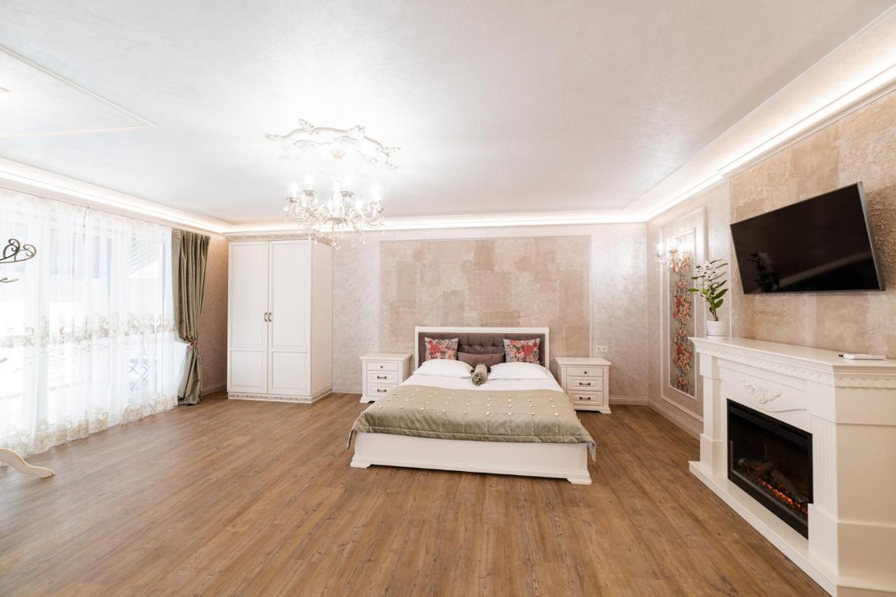 Vip Apartment On Duhnovicha Street .Free Parking. 乌日霍罗德 外观 照片