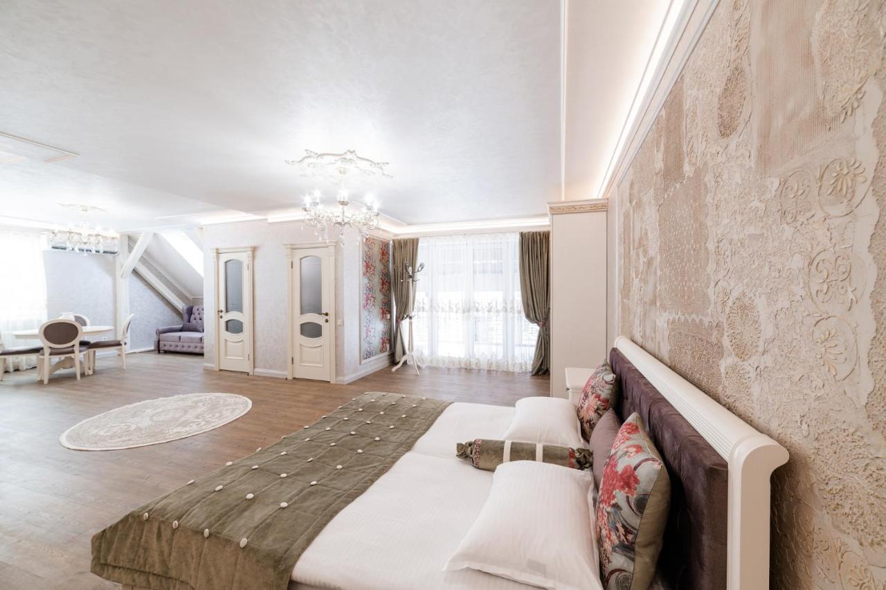 Vip Apartment On Duhnovicha Street .Free Parking. 乌日霍罗德 外观 照片